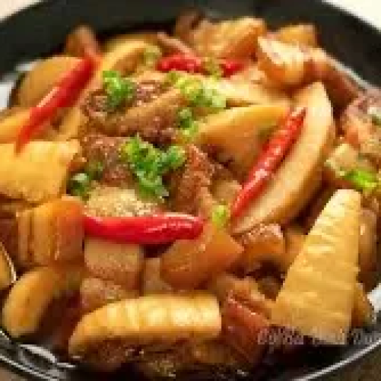 Thịt kho măng