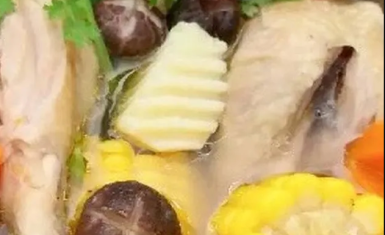 Canh gà nấu nấm