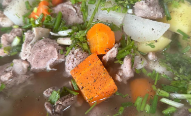 canh xương hầm củ quả