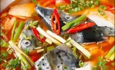 Canh măng chua cá hồi