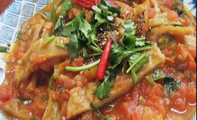 chả cá sốt cà chua